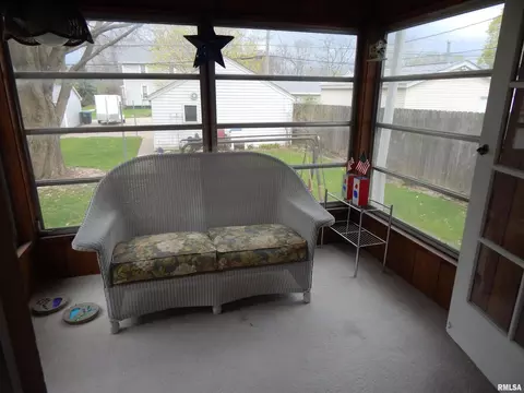 2137 3rd St, Moline, IL 61265 photo 12
