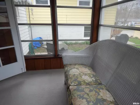 2137 3rd St, Moline, IL 61265 photo 14