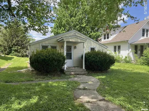 305 N School St, Atkinson, IL 61235 photo 1