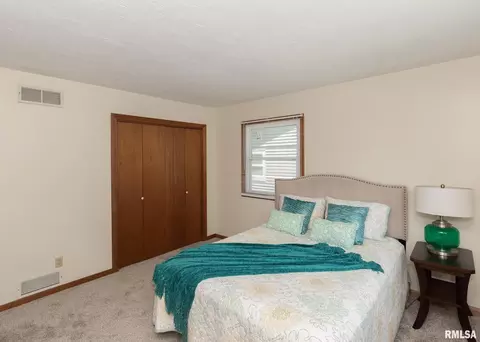 1405 11th St, Silvis, IL 61282 photo 24