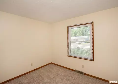1405 11th St, Silvis, IL 61282 photo 21