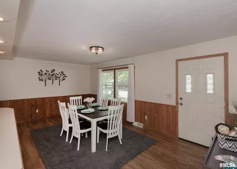 1405 11th St, Silvis, IL 61282 photo 5