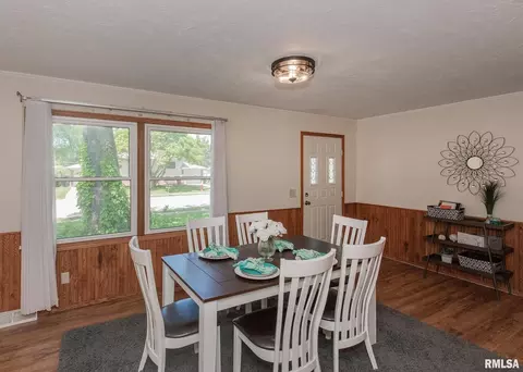 1405 11th St, Silvis, IL 61282 photo 6