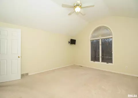 3402 79th St, Moline, IL 61265 photo 9
