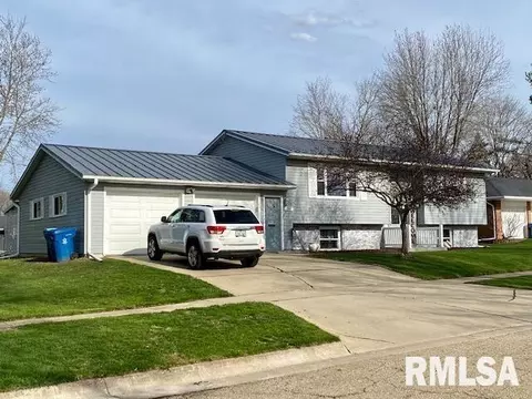 114 12th Ave, Dewitt, IA 52742 photo 1