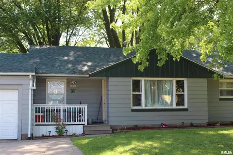 1013 11th St, Silvis, IL 61282 photo 1