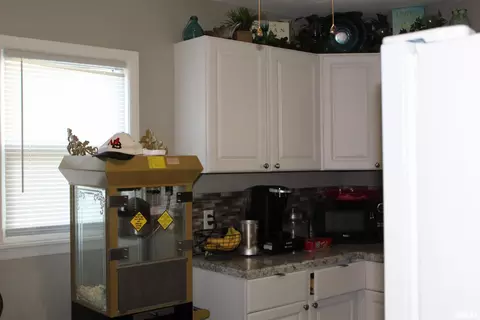 1013 11th St, Silvis, IL 61282 photo 8