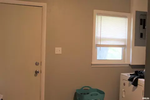 1013 11th St, Silvis, IL 61282 photo 7