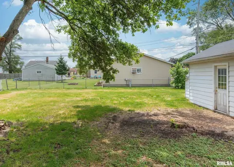 2608 38th Ave, Moline, IL 61265 photo 23