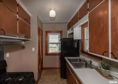 2608 38th Ave, Moline, IL 61265 photo 9