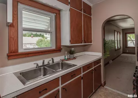 2608 38th Ave, Moline, IL 61265 photo 8