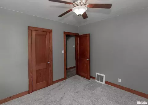 2608 38th Ave, Moline, IL 61265 photo 12