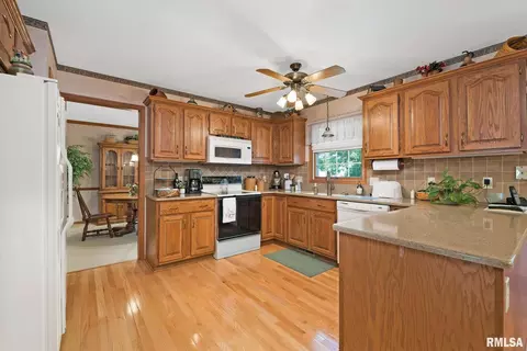3406 76th St, Moline, IL 61265 photo 11