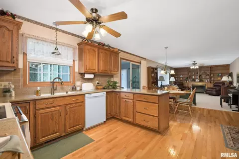 3406 76th St, Moline, IL 61265 photo 10