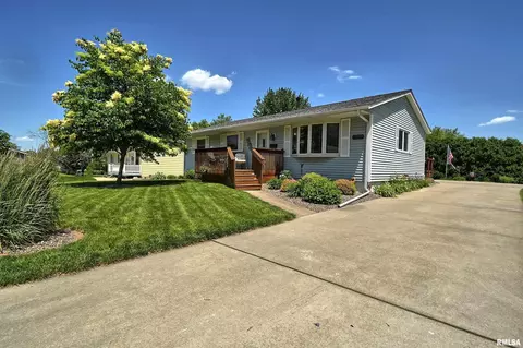 1529 12th St, Silvis, IL 61282 photo 2