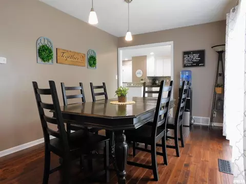 5111 34th Ave, Moline, IL 61265 photo 8