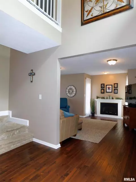 5111 34th Ave, Moline, IL 61265 photo 4