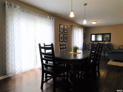 5111 34th Ave, Moline, IL 61265 photo 7