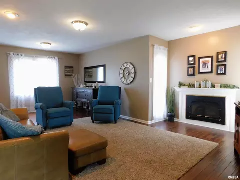 5111 34th Ave, Moline, IL 61265 photo 5