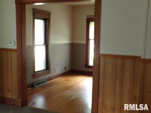 201 N Park St, Alpha, IL 61413 photo 9