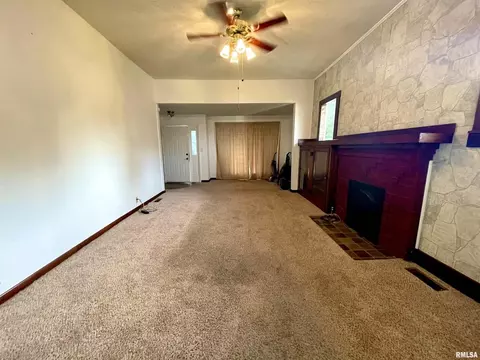 1004 S 12th St, Herrin, IL 62948 photo 7