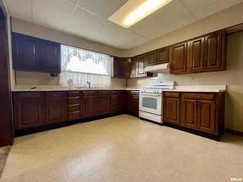 1004 S 12th St, Herrin, IL 62948 photo 11