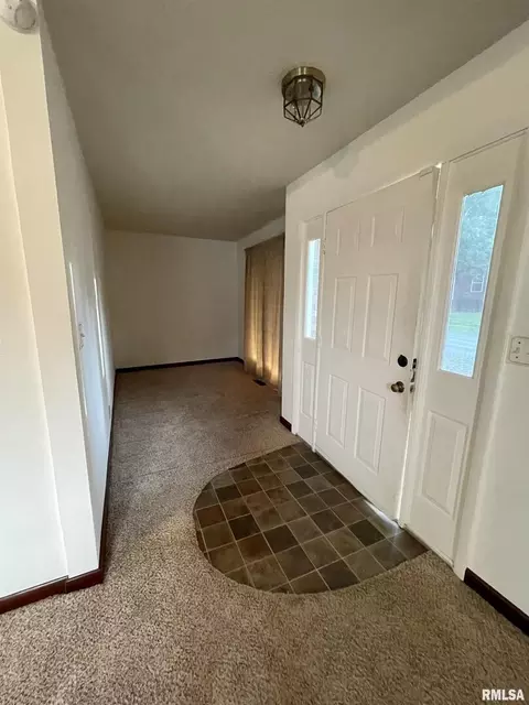 1004 S 12th St, Herrin, IL 62948 photo 3