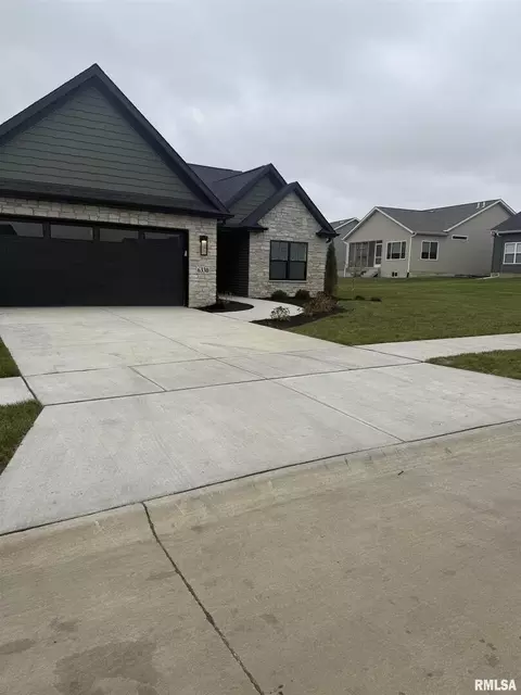 6330 Deere Creek Ln, Davenport, IA 52807