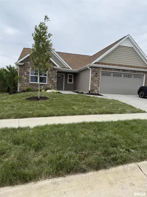 6326 Deere Creek Ln, Davenport, IA 52807
