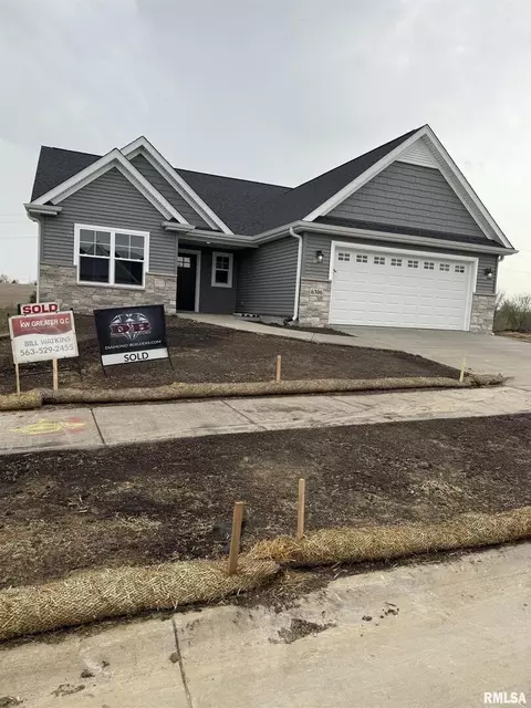 6306 Deere Creek Ln, Davenport, IA 52807