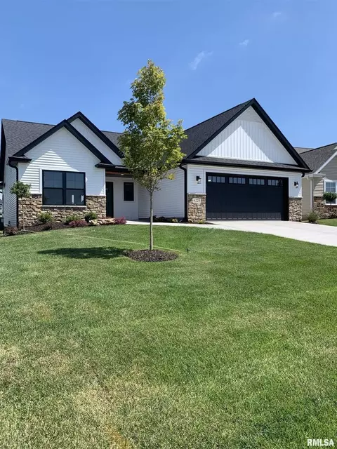 6225 Deere Creek Ln, Davenport, IA 52807