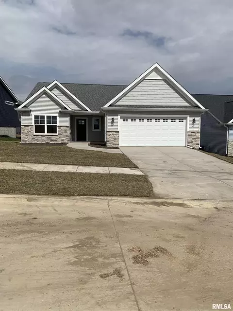 6309 Deere Creek Ln, Davenport, IA 52807