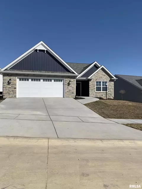 6319 Deere Creek Ln, Davenport, IA 52807
