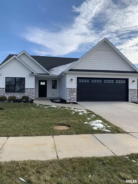 6329 Deere Creek Ln, Davenport, IA 52807