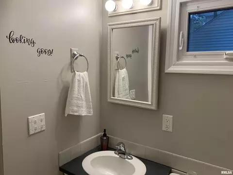 1824 4th St, Moline, IL 61265 photo 15