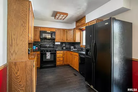 3609 38th St, Moline, IL 61265 photo 6