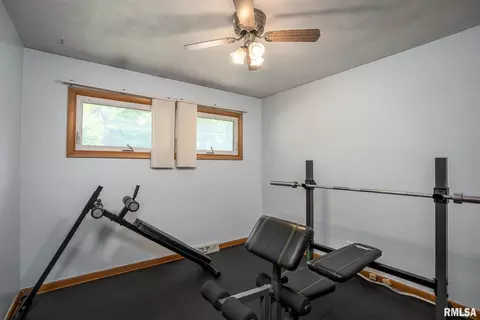 3609 38th St, Moline, IL 61265 photo 11