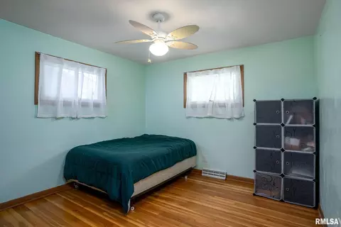 3609 38th St, Moline, IL 61265 photo 10