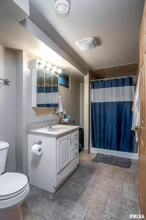 3609 38th St, Moline, IL 61265 photo 13