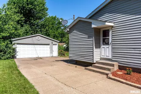 3609 38th St, Moline, IL 61265 photo 2