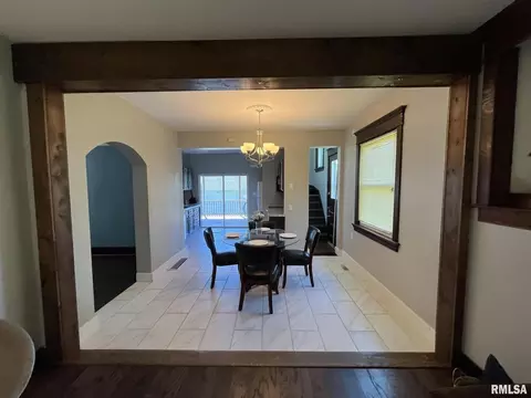 1427 10th St, Moline, IL 61265 photo 6