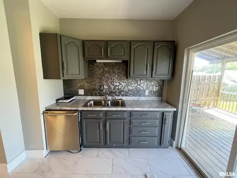 1427 10th St, Moline, IL 61265 photo 19