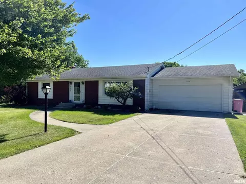 1302 SW 3rd Ave, Aledo, IL 61231 photo 2