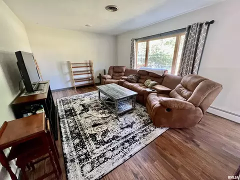 1302 SW 3rd Ave, Aledo, IL 61231 photo 9