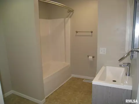 927 25th St, Moline, IL 61265 photo 22