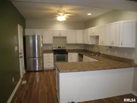 927 25th St, Moline, IL 61265 photo 7