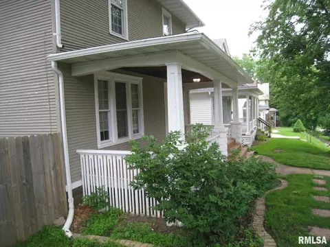 927 25th St, Moline, IL 61265 photo 5