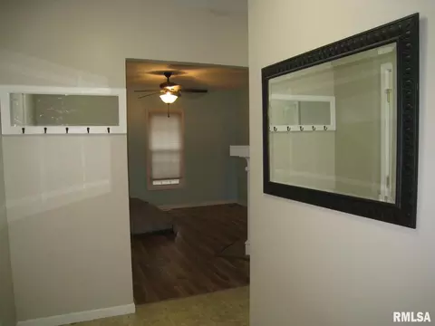 927 25th St, Moline, IL 61265 photo 14