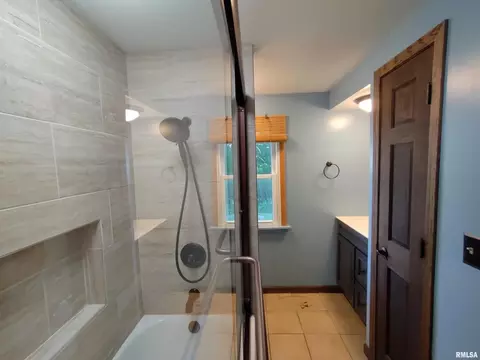 1120 48th St, Moline, IL 61265 photo 9