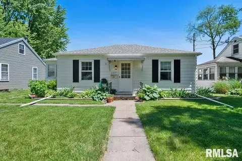 2026 9th St, Moline, IL 61265 photo 1